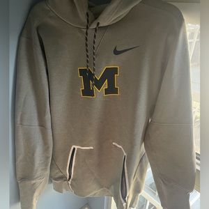 MICHIGAN NIKE SWEATSHIRT - PERFECT CONDITION